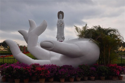 在昆明市开奶茶加盟店哪个品牌信誉好，自由人奶茶加盟在昆明市开店能赚钱吗